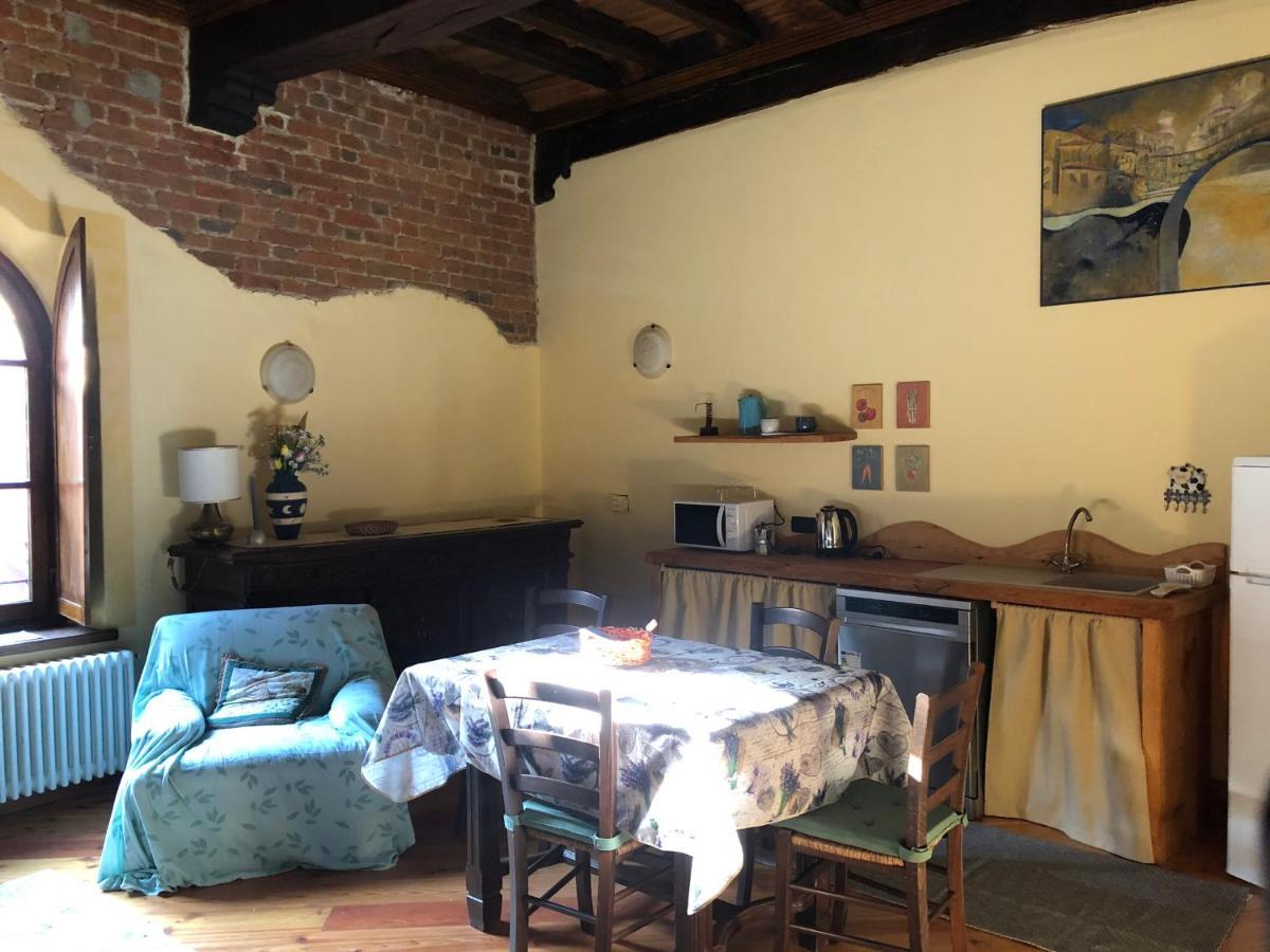 La Casa Del Castellano Hotel Cinzano Eksteriør billede
